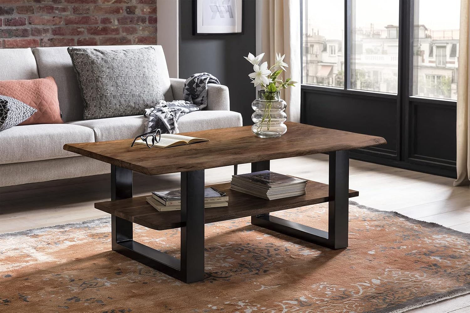 SAM Couchtisch 115 × 65 cm Patrick, Sofatisch mit Ablage, Akazienholz massiv + nussbaumfarben + lackiert, Beistelltisch mit schwarzem U-Metallgestell